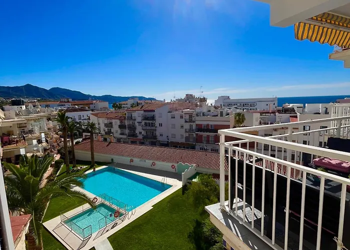 Wonderful Flat With Seaview In Nerja